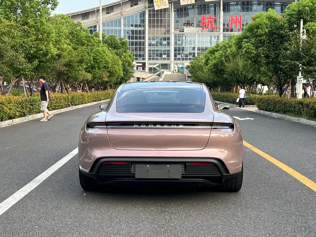 Porsche Taycan — миниатюра 14