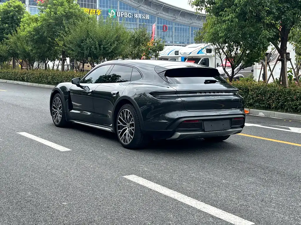 Porsche Taycan — миниатюра 12