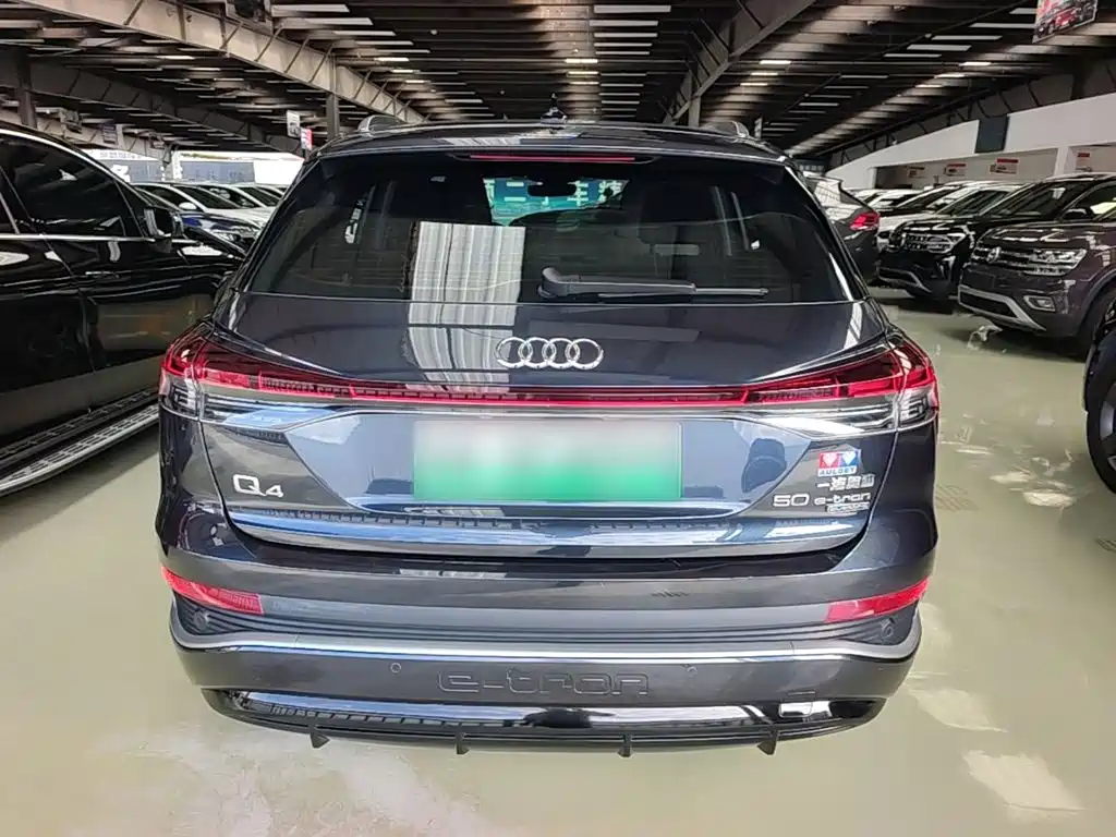 Audi Q4 e-tron — миниатюра 6