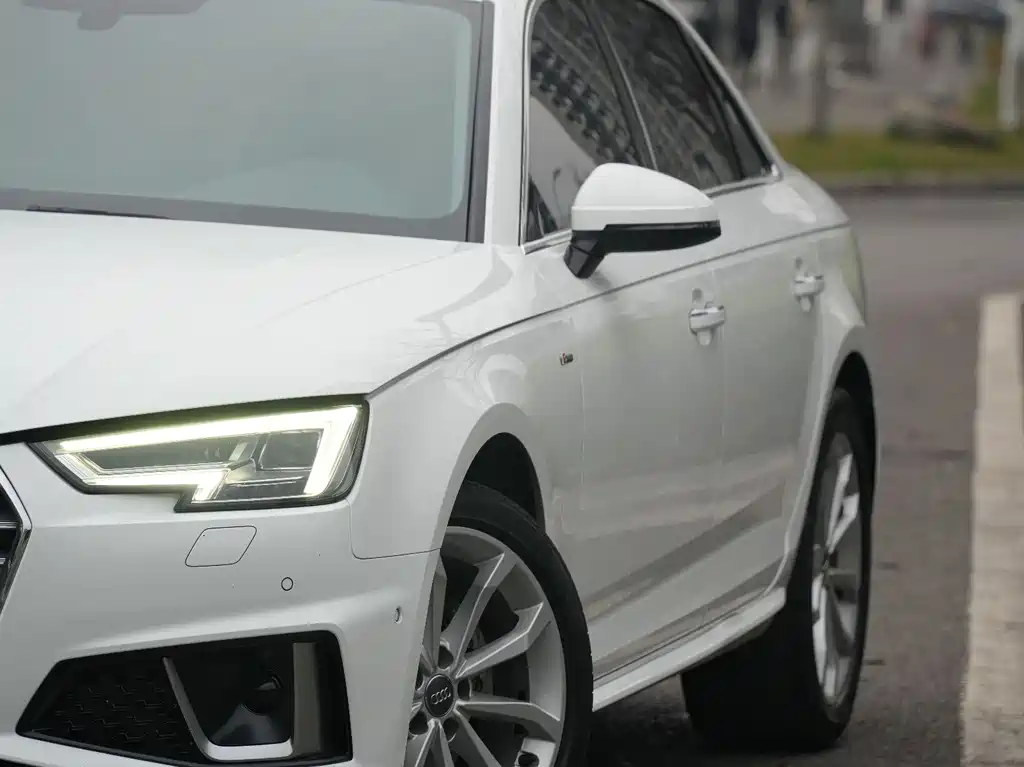 Audi A4L 2019 40 TFSI Fashion VI