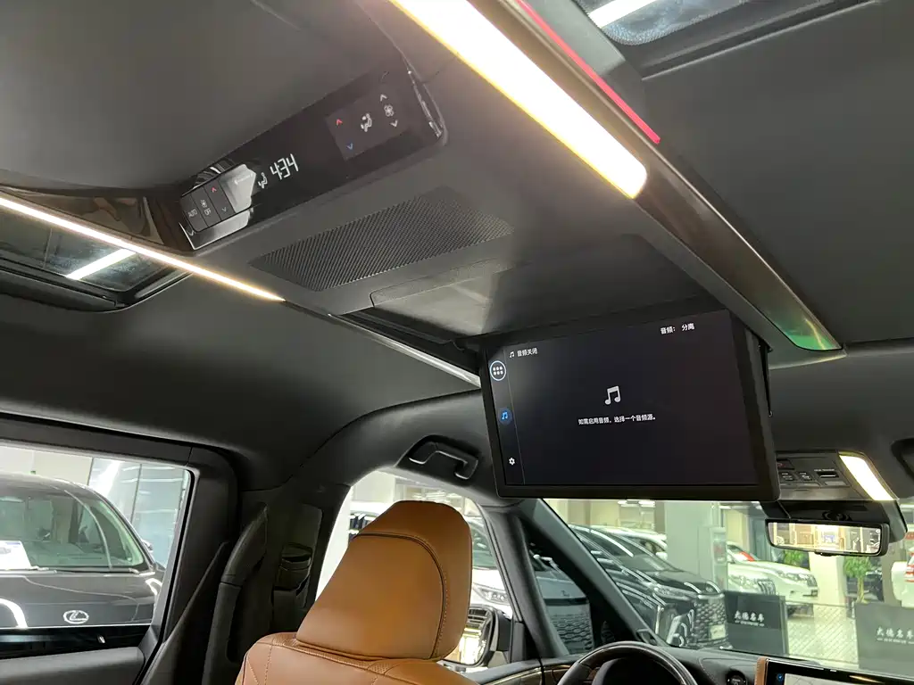 Toyota Alphard — миниатюра 15