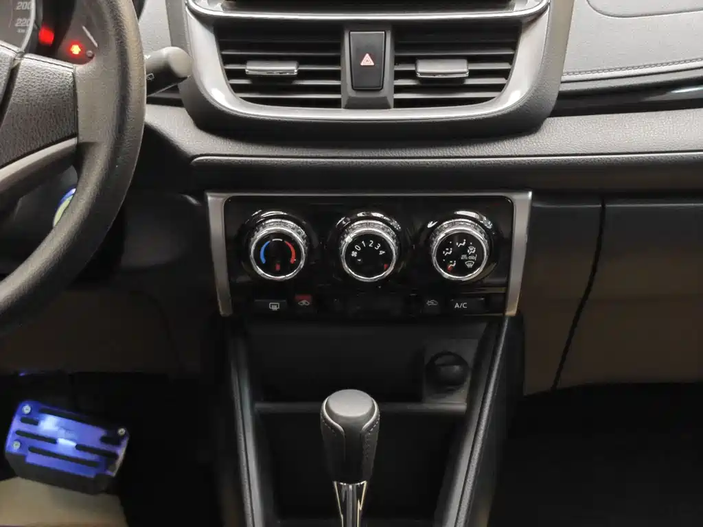 Toyota Yaris L — миниатюра 18