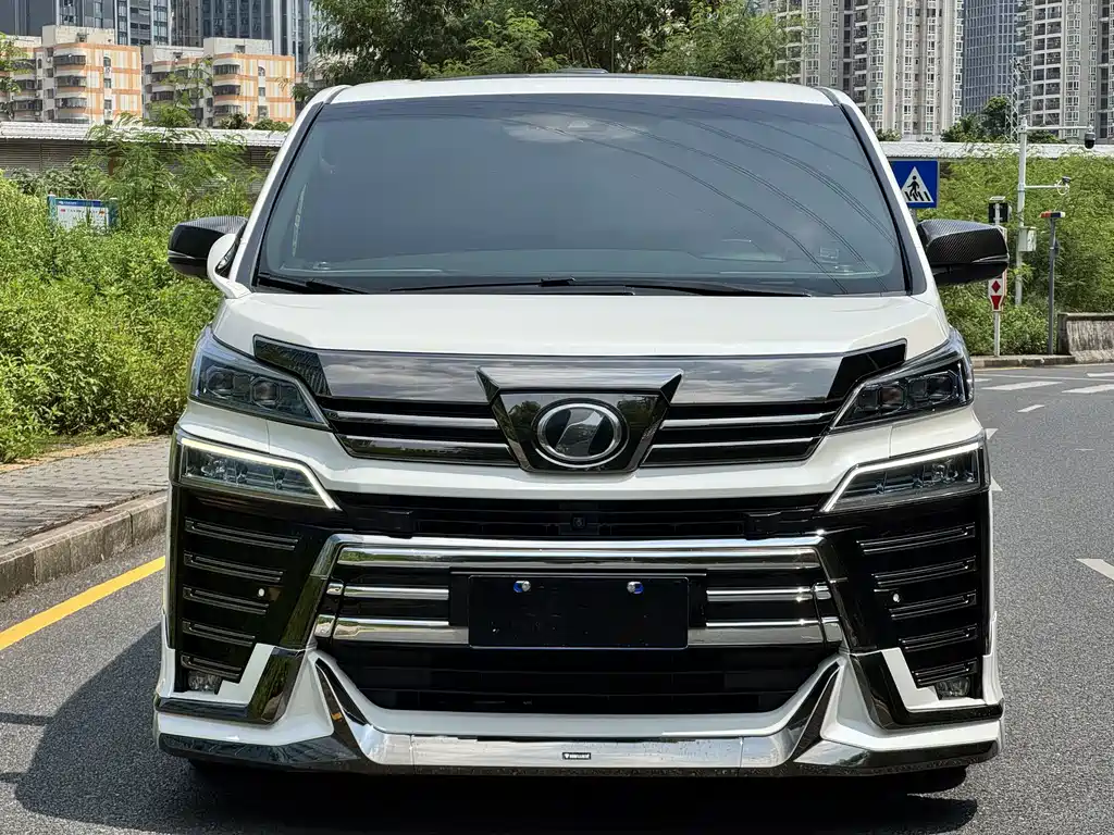 Toyota Vellfire — миниатюра 2