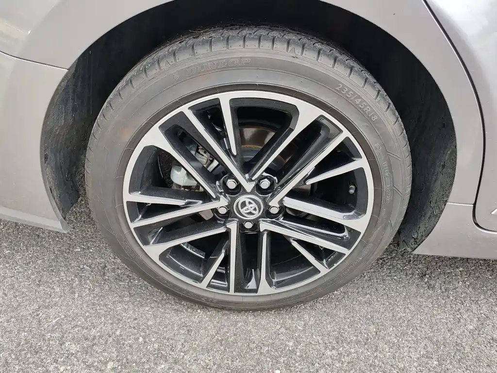 Toyota Camry — миниатюра 12