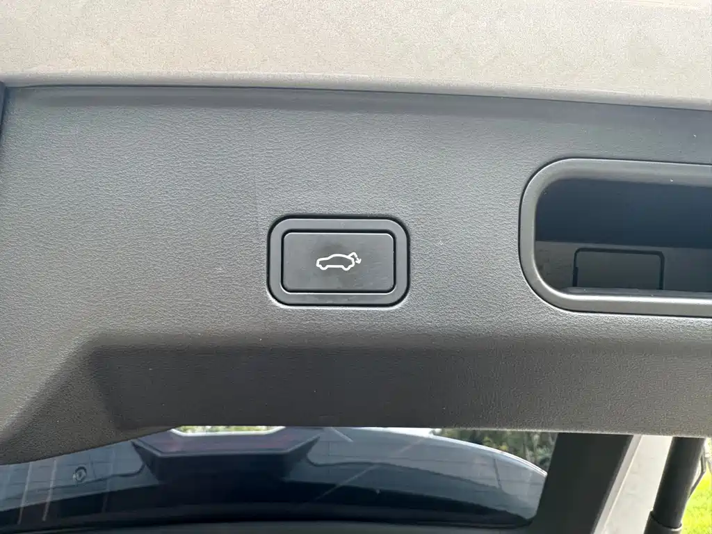 Geely Boyue L — миниатюра 26