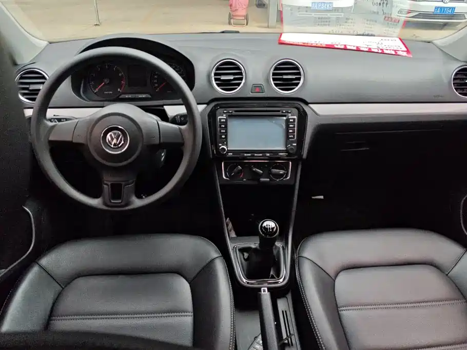 Volkswagen Jetta — миниатюра 12