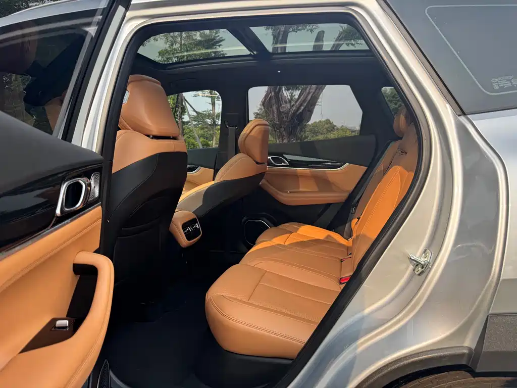 Geely Boyue L — миниатюра 11