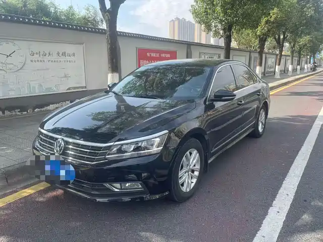 VOLKSWAGEN PASSAT 2018