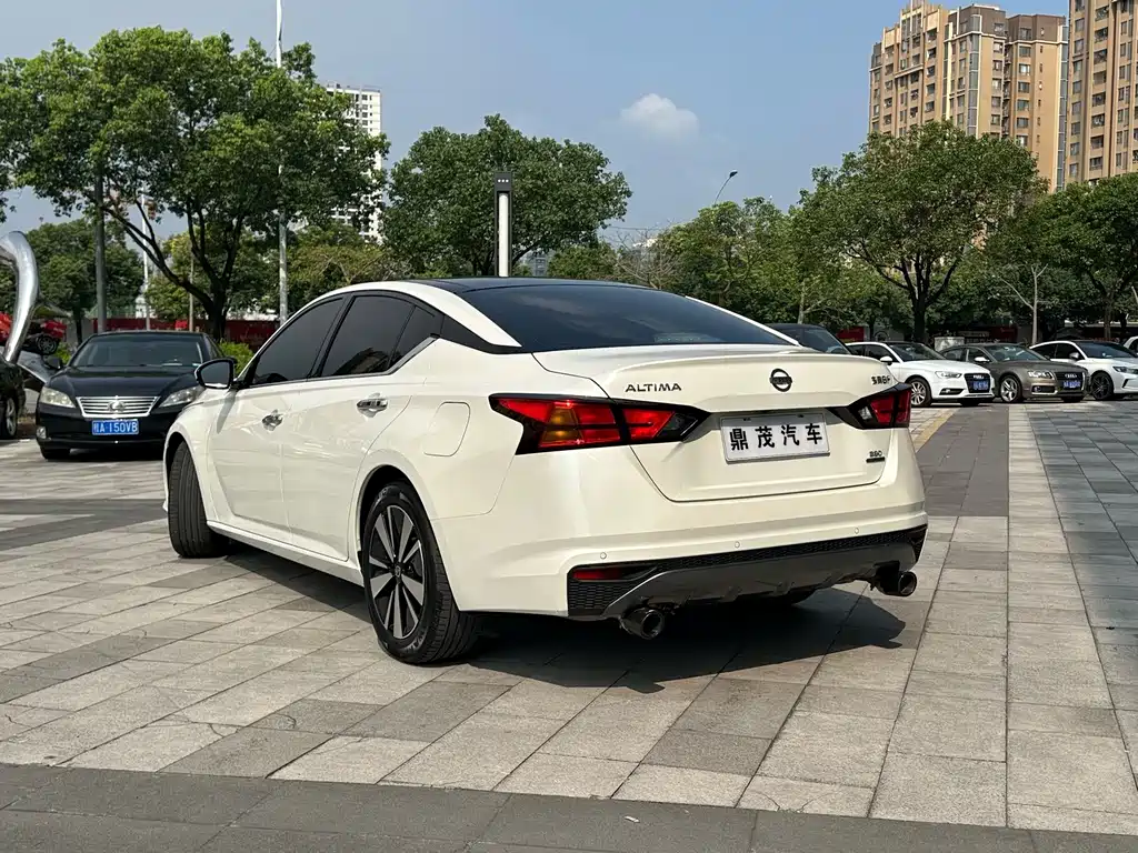 Nissan Teana — миниатюра 6