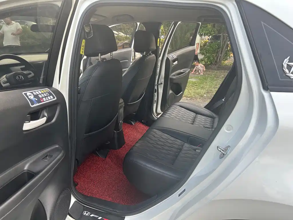 Honda Fit — миниатюра 7