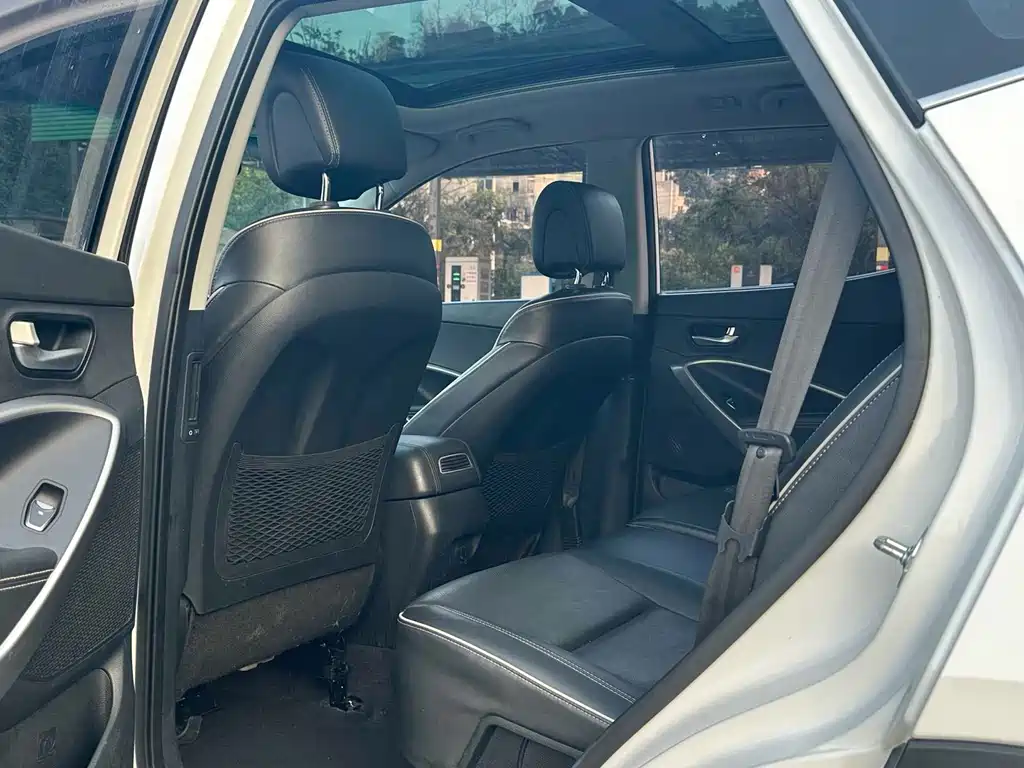 Hyundai Santa Fe 2.0T Auto 4WD Smart Type 7 seats, фото 8