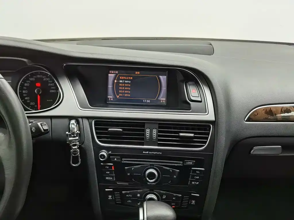 Audi A4L — миниатюра 12