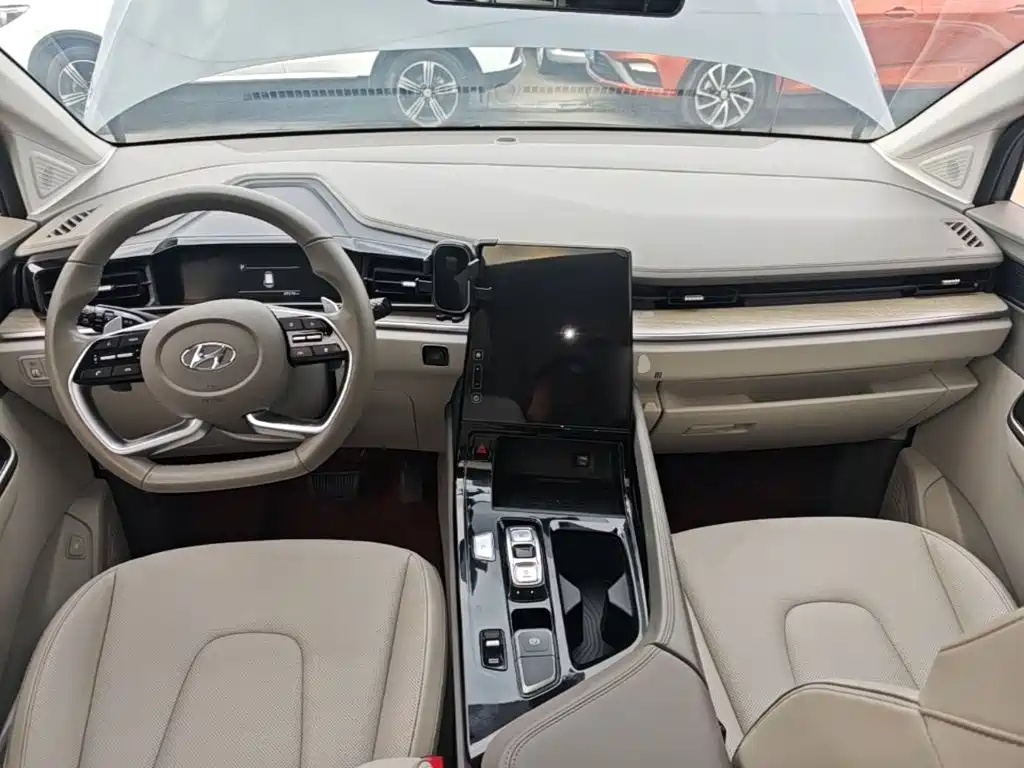 Hyundai Custo — миниатюра 10
