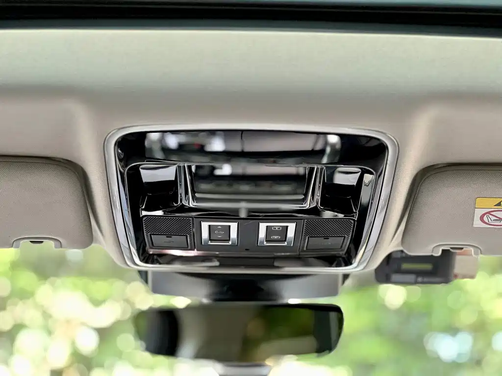 Land Rover Sport — миниатюра 7