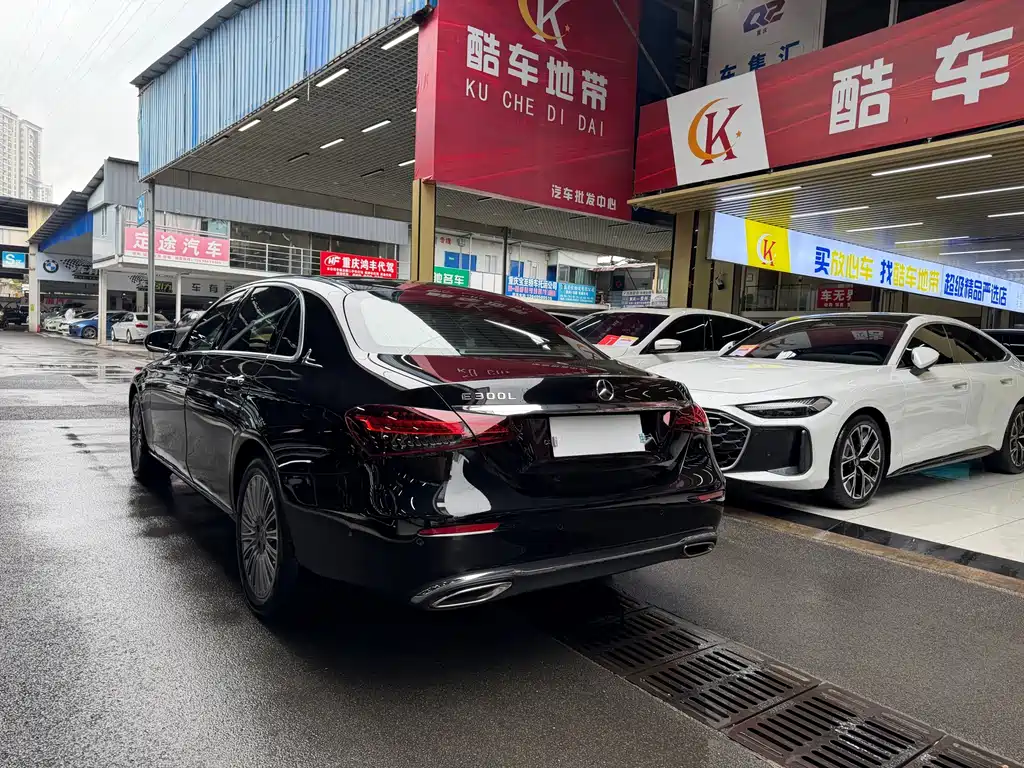 Mercedes-Benz E-Class — миниатюра 6