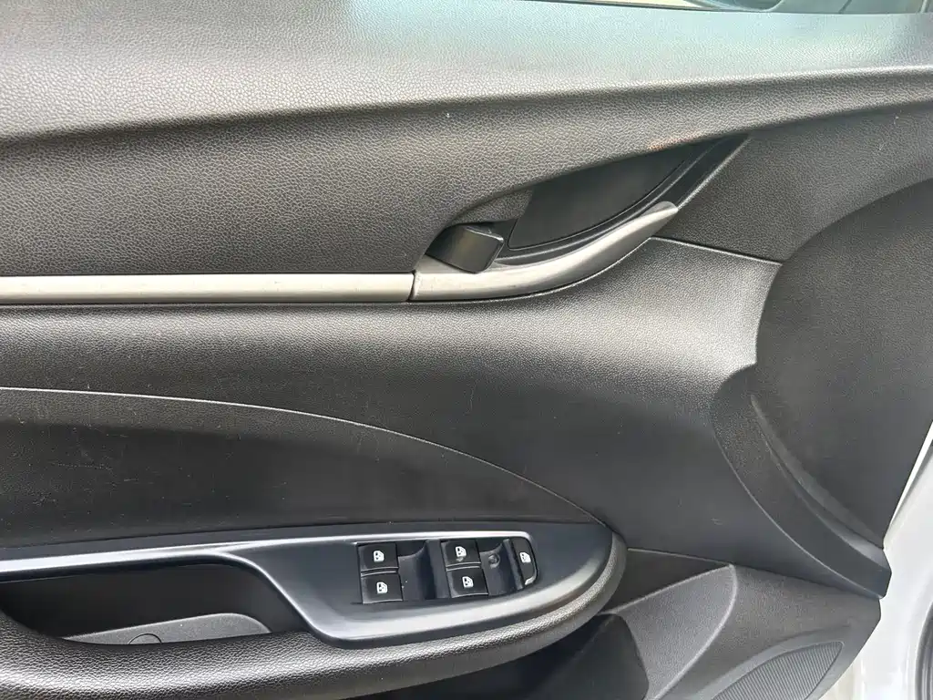 Buick Excelle — миниатюра 7