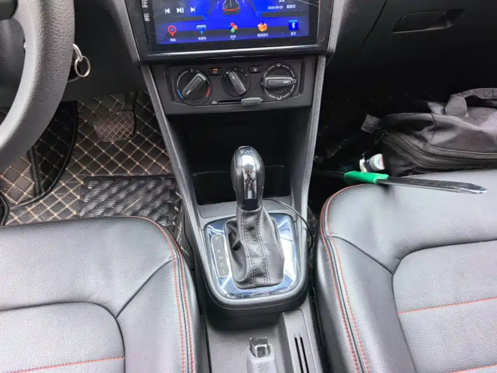 Volkswagen Jetta — миниатюра 14