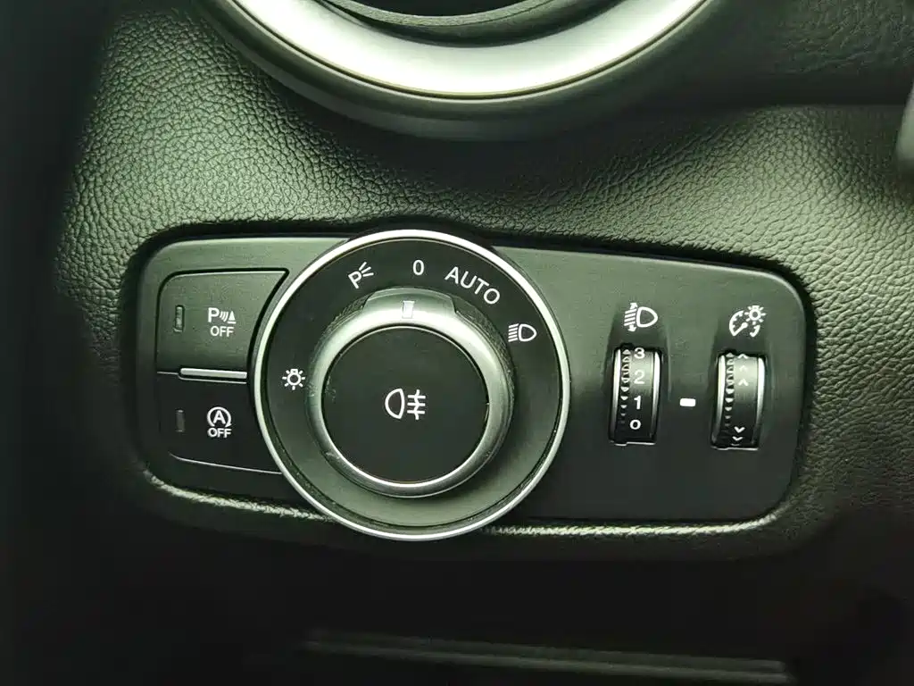 Alfa Romeo Giulia — миниатюра 21