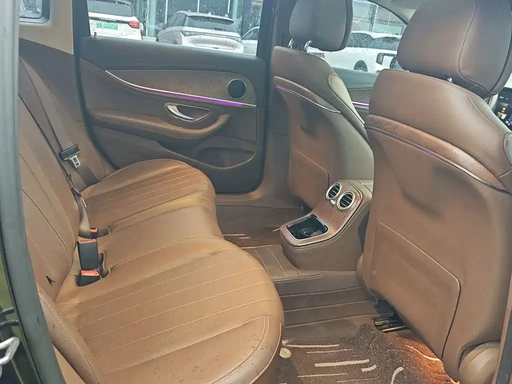 Mercedes-Benz E-Class — миниатюра 23