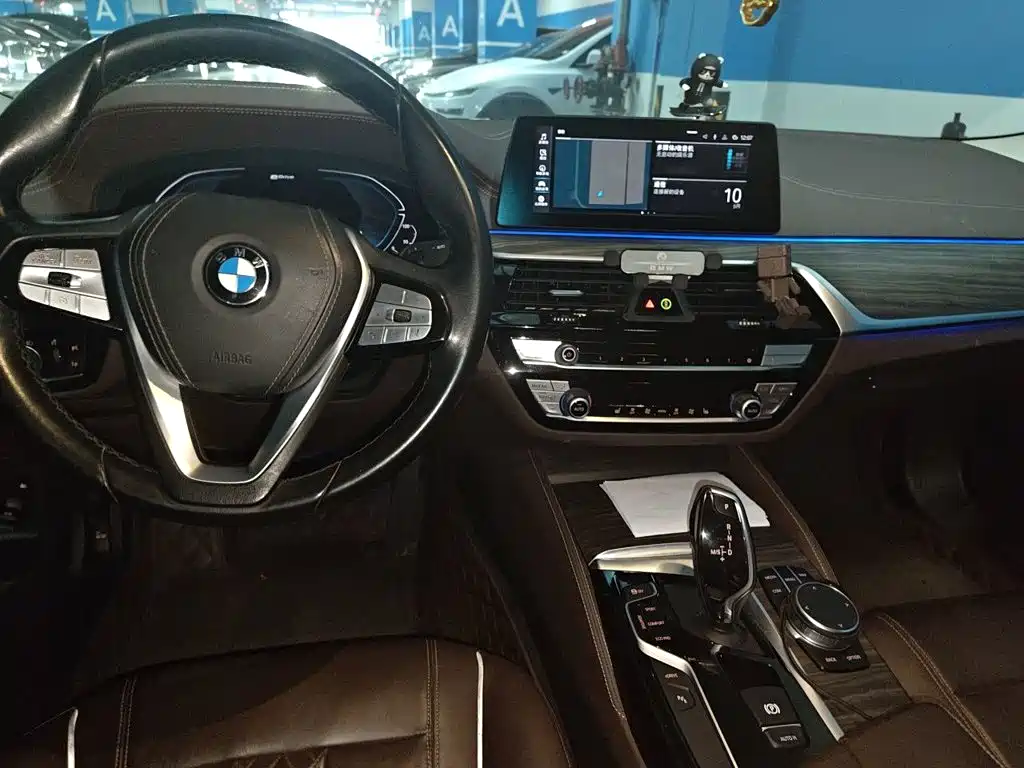 BMW 5 Series New Energy — миниатюра 13