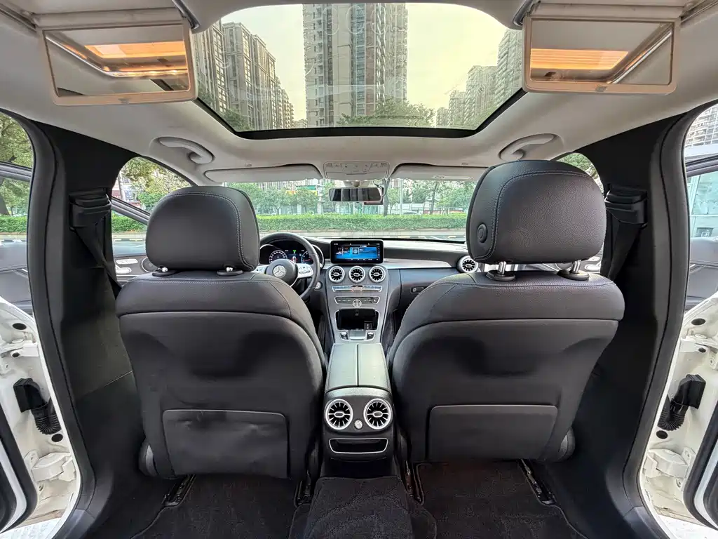 Mercedes-Benz C-Class — миниатюра 13