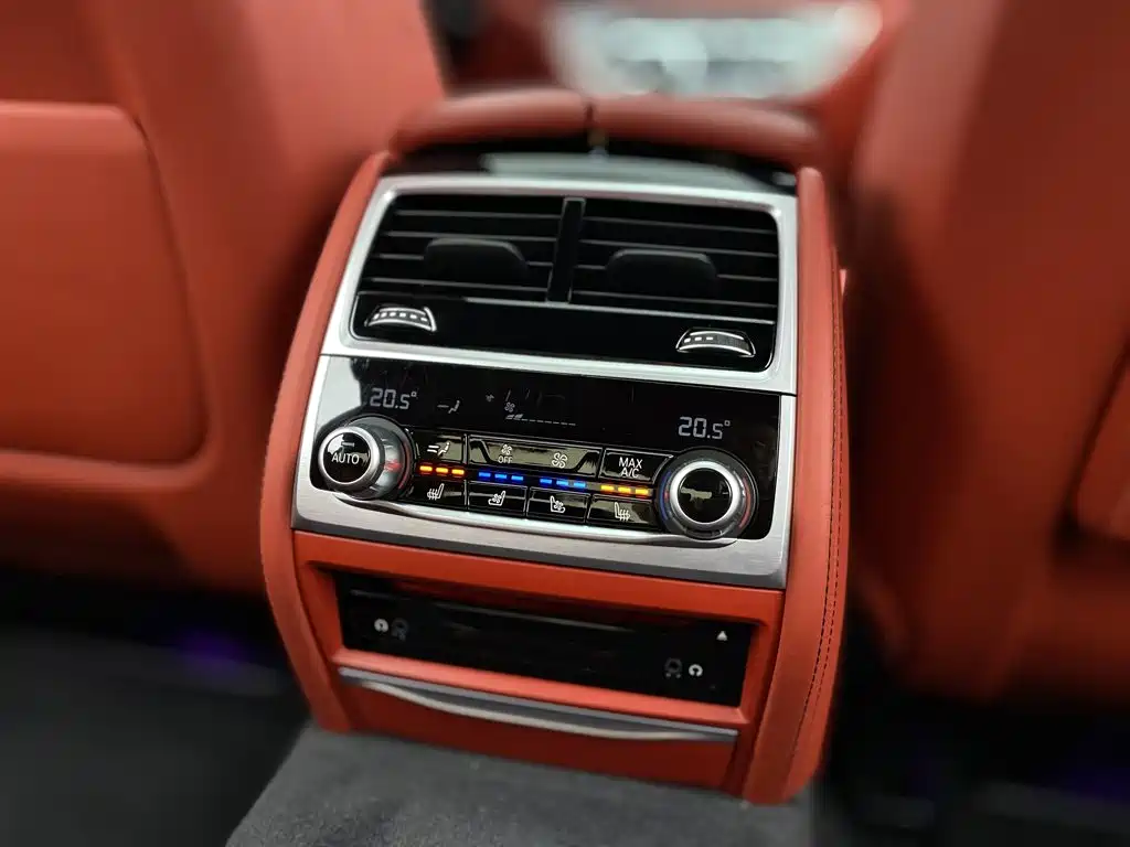 BMW 7 Series — миниатюра 25