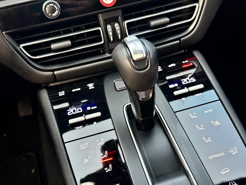 Porsche Macan — миниатюра 13