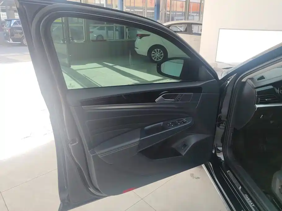Volkswagen Passat — миниатюра 7