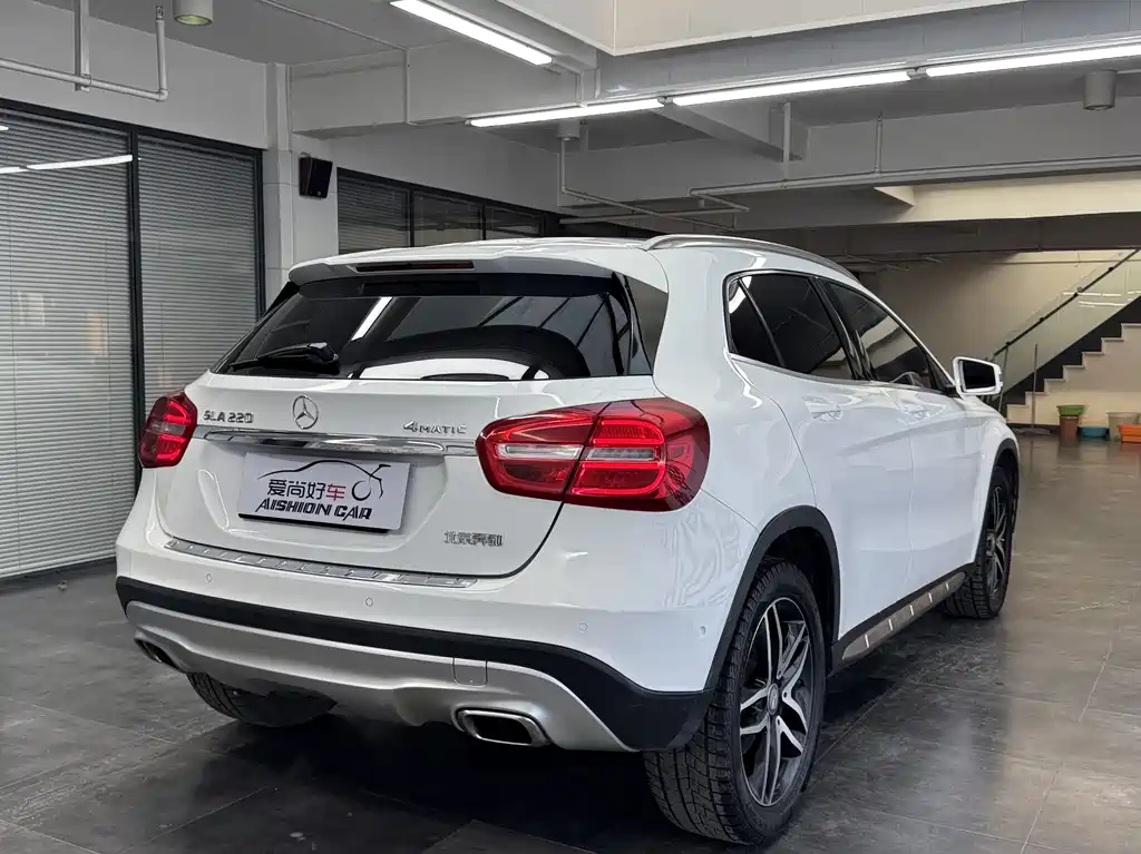 Mercedes-Benz GLA 2016 GLA 220 4MATIC Fashion