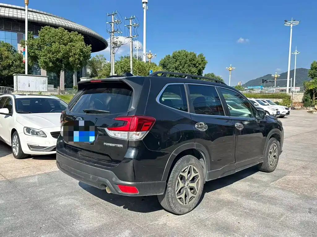 Subaru Forester - фото 7