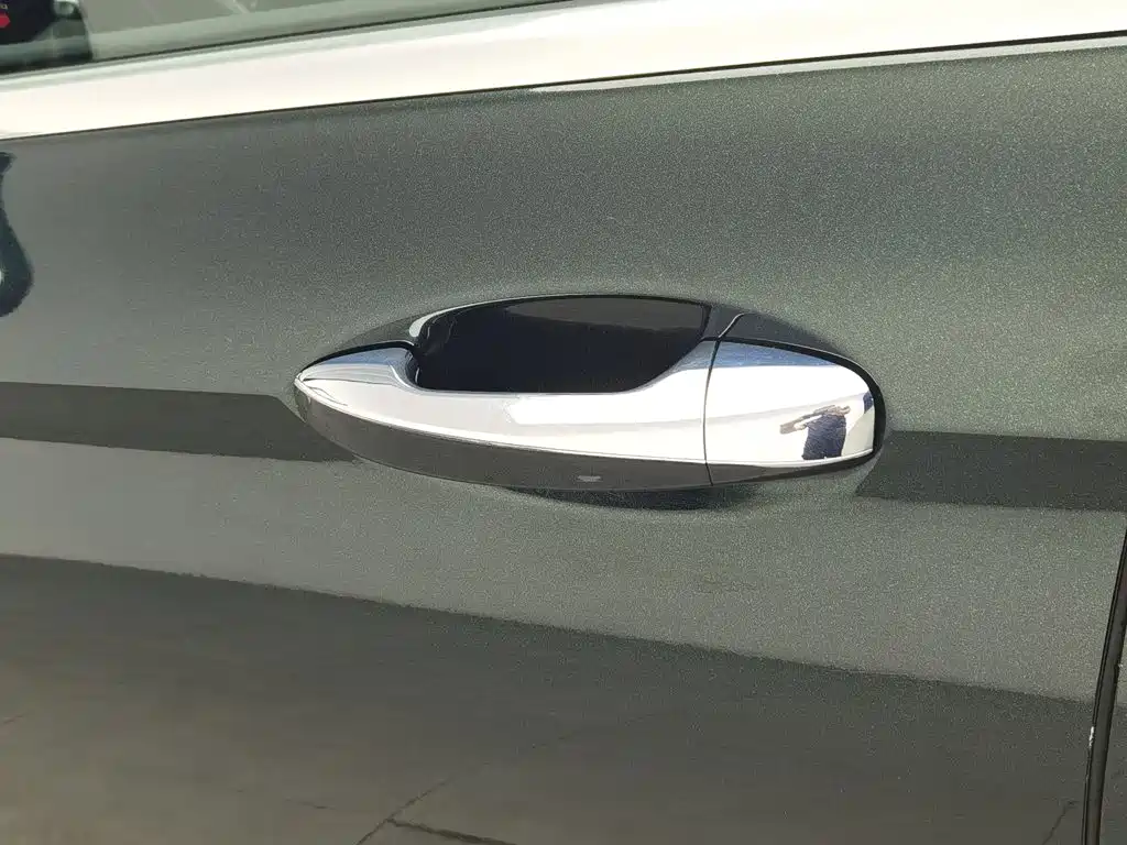 Mercedes-Benz E-Class New Energy — миниатюра 18