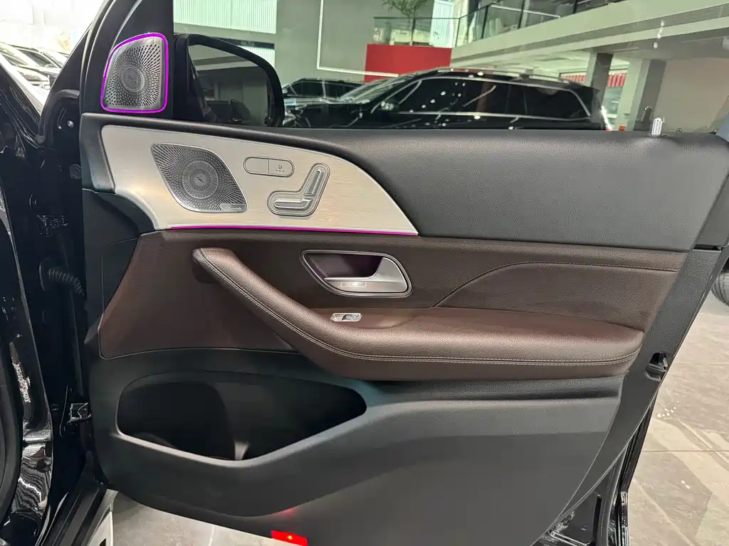 Mercedes-Benz GLE (Import) — миниатюра 18