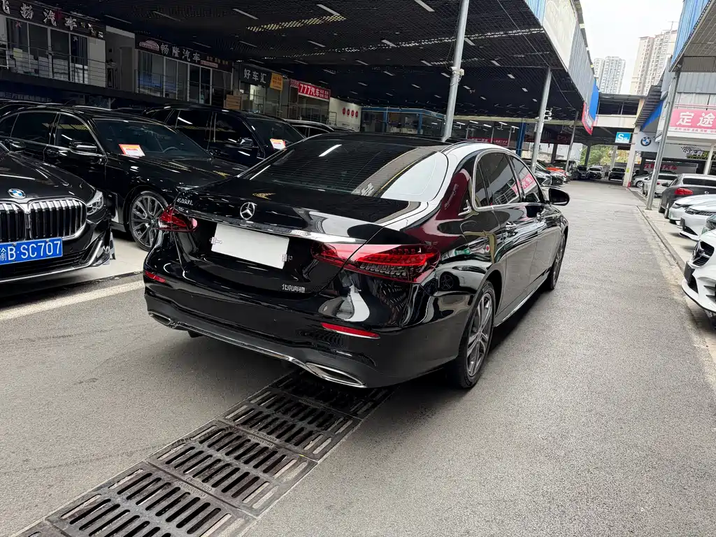 Mercedes-Benz E-Class — миниатюра 7