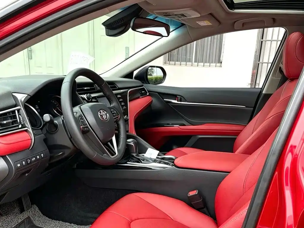 Toyota Camry — миниатюра 5
