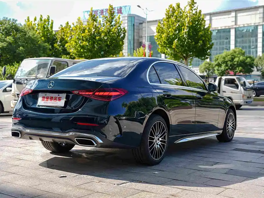 Mercedes-Benz C-Class — миниатюра 16