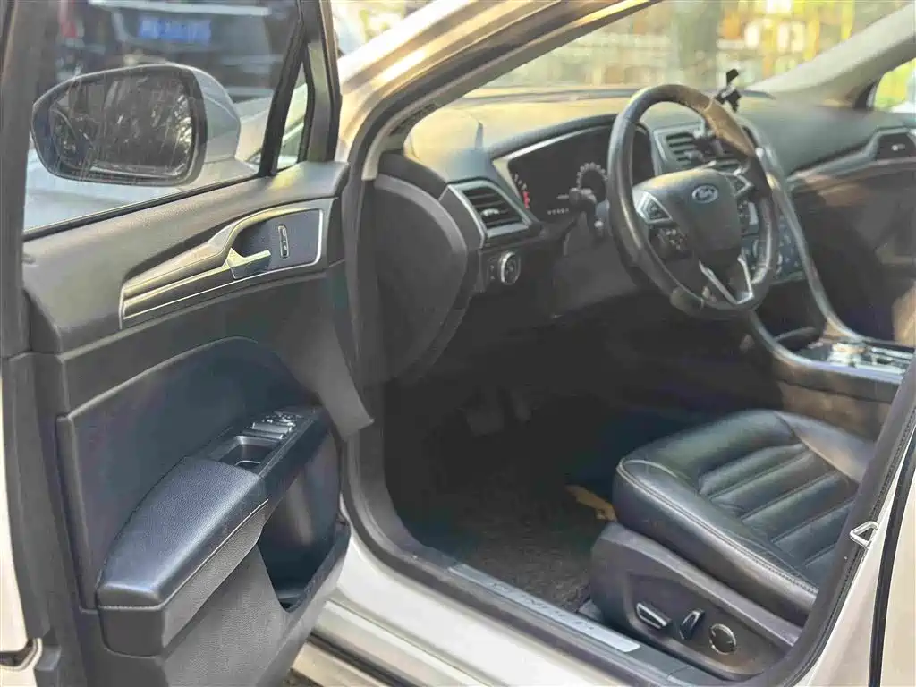 Ford Mondeo — миниатюра 5