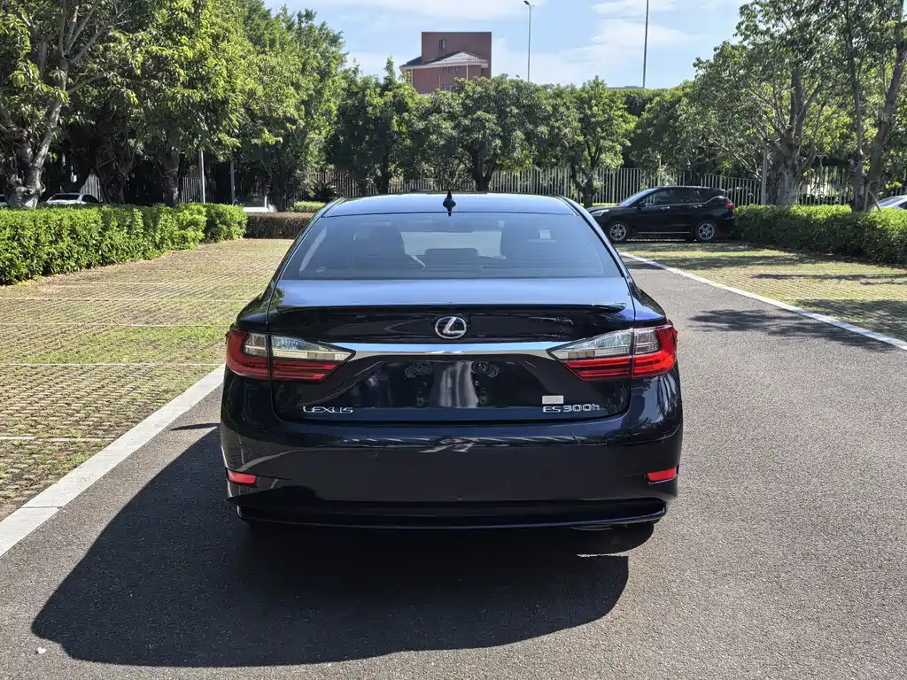 Lexus ES — миниатюра 4