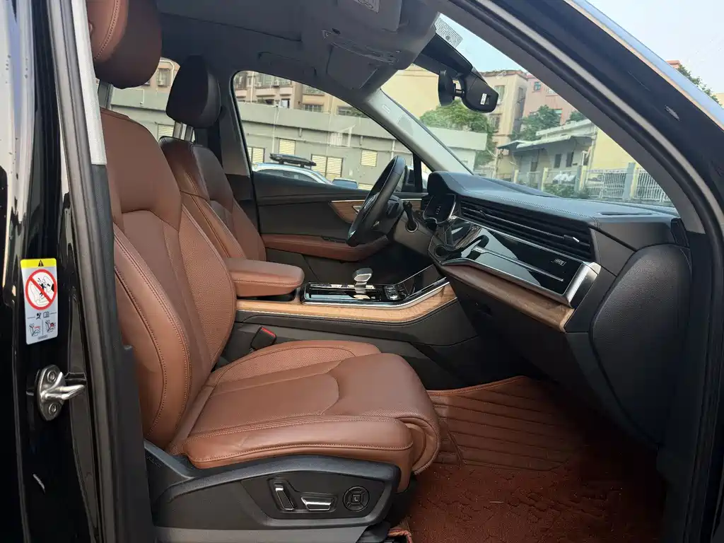 Audi Q7 — миниатюра 12