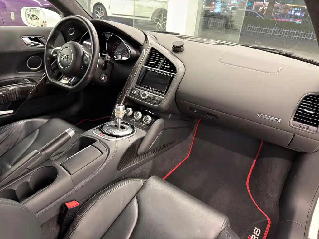Audi R8 — миниатюра 8