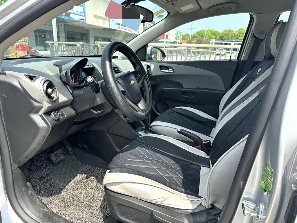 Chevrolet Aveo 2011 1.4L AT SE