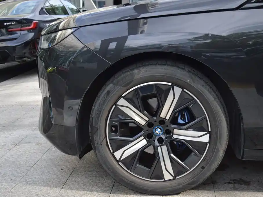 BMW iX — миниатюра 13