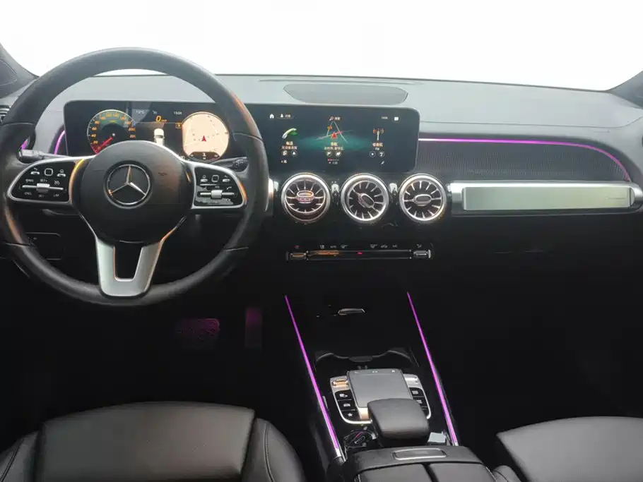 Mercedes-Benz GLB — миниатюра 12