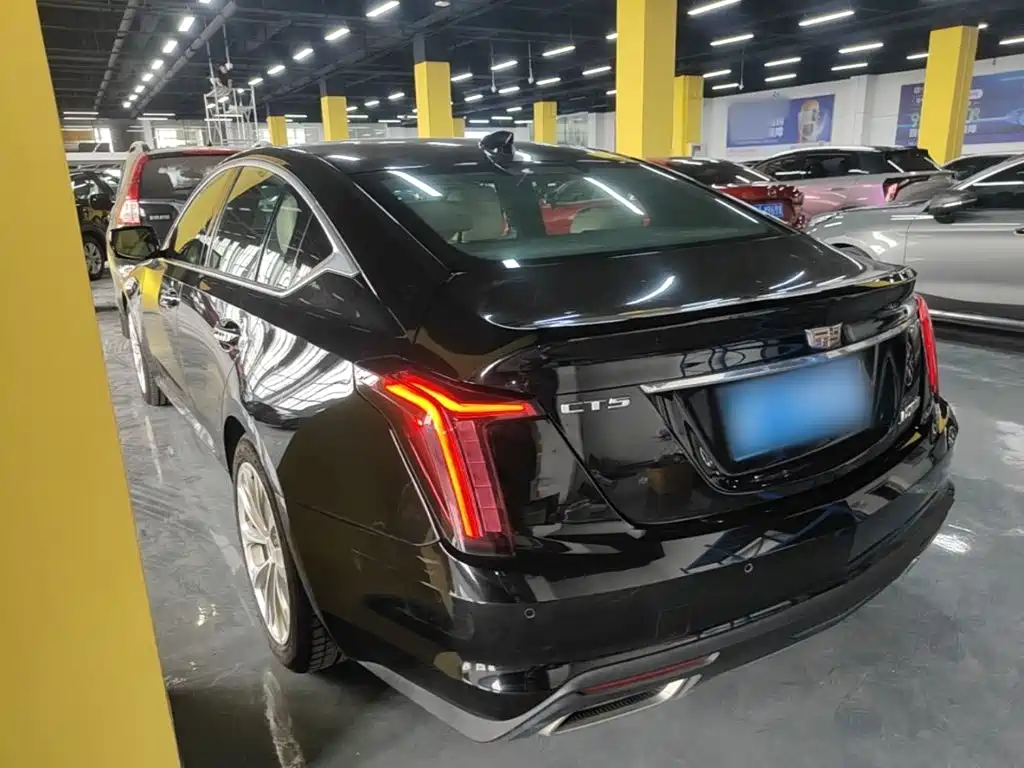 Cadillac CT5 — миниатюра 5