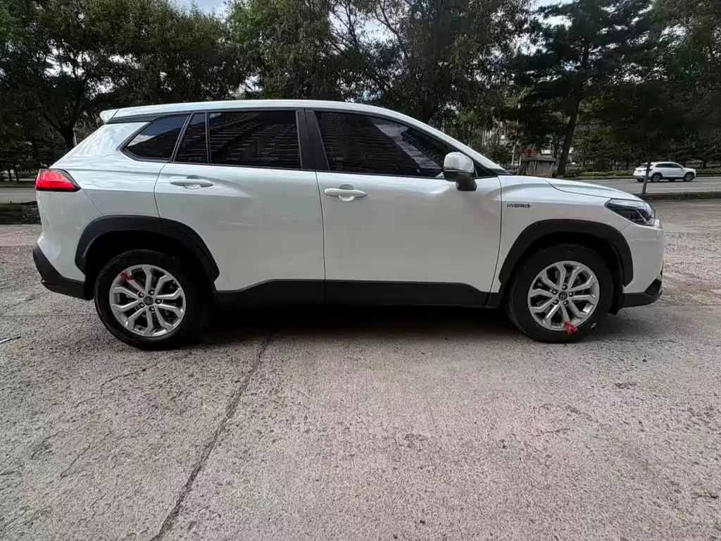 Toyota Frontlander — миниатюра 7