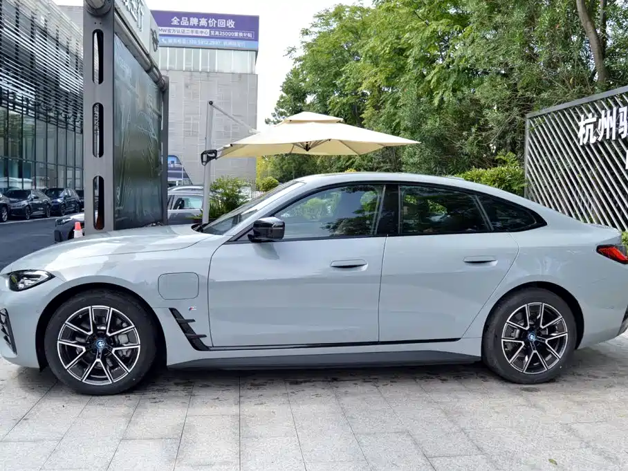 BMW i4 — миниатюра 3