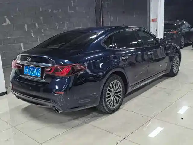 Infiniti Q70 — миниатюра 3