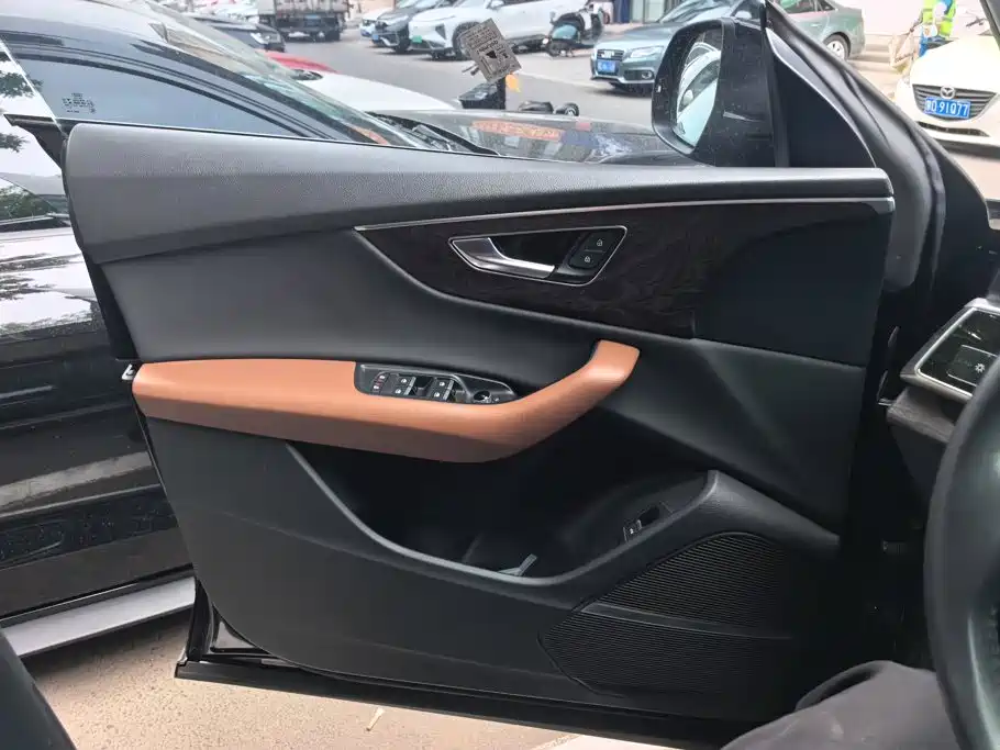 Audi Q8 — миниатюра 7