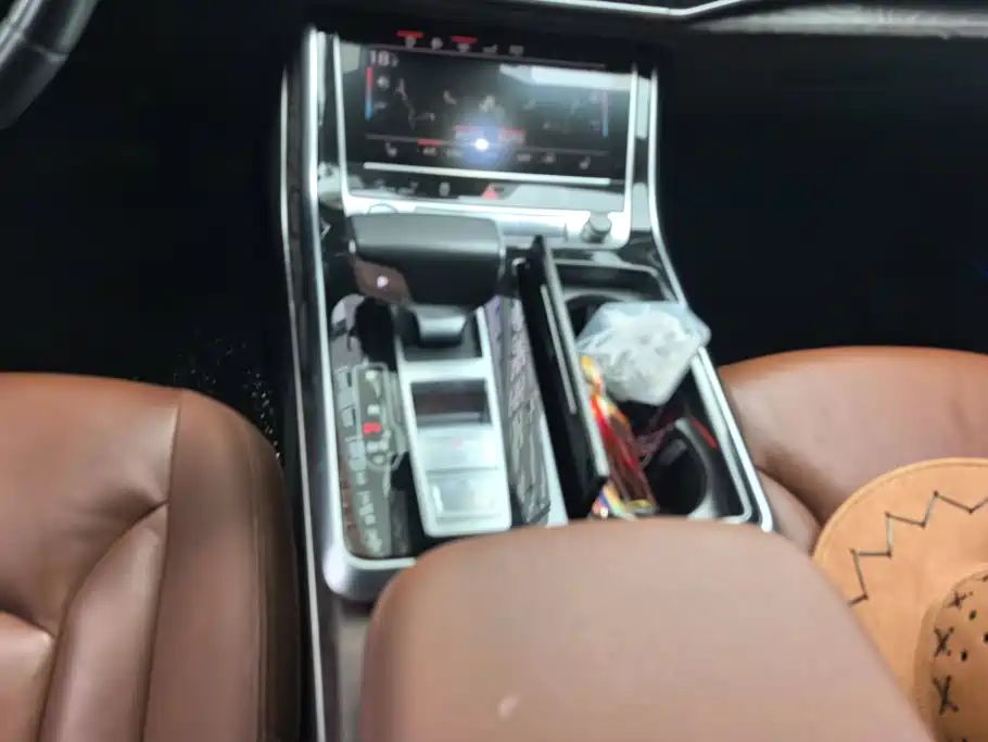 Audi Q8 — миниатюра 16