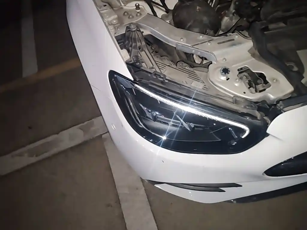 Mercedes-Benz E-Class — миниатюра 11