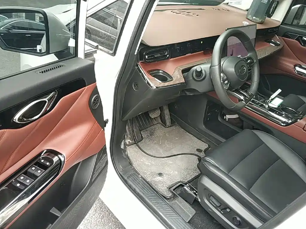 GAC Motor 传祺E8 PHEV — миниатюра 16
